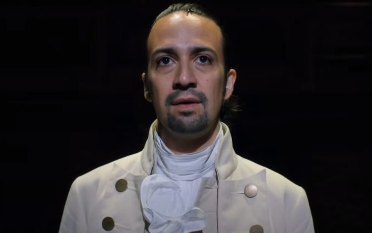 Lin-Manuel Miranda fala sobre ‘Hamilton’ não ter legenda no Disney+: ‘Me sinto péssimo’