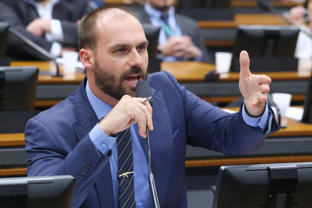 Eduardo Bolsonaro vai viajar aos EUA para acompanhar as eleições americanas 