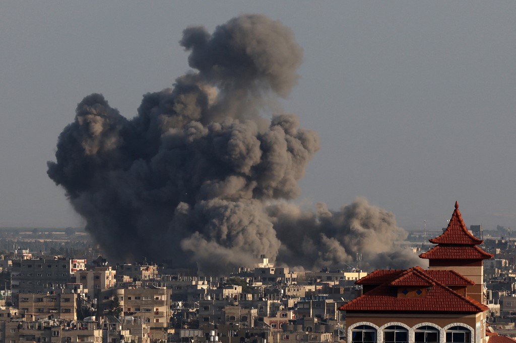 Bombardeios israelenses deixam ao menos 18 mortos em Rafah