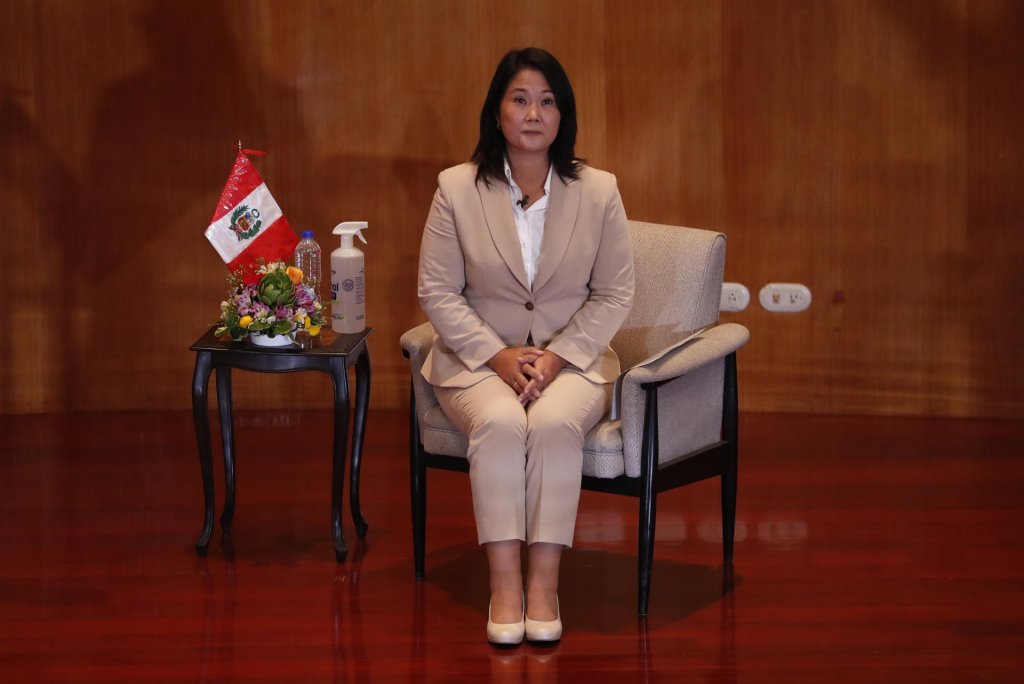 Keiko Fujimori reconhece vitória de Castillo mais de dois meses após eleições no Peru
