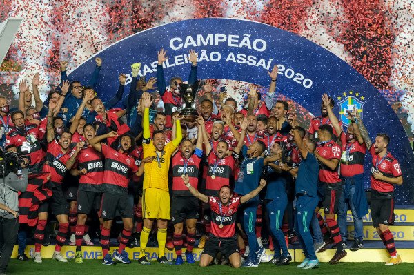Mesmo com derrota para o São Paulo, Flamengo se consagra bicampeão do Brasileirão
