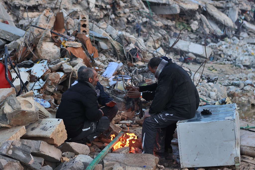 Mortos após terremoto na Turquia e na Síria passam de 11.200