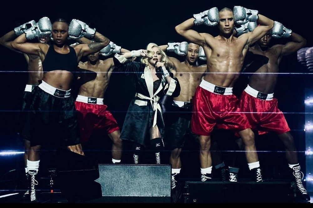 Madonna atrasa show e é processada por fãs que precisavam acordar cedo no dia seguinte