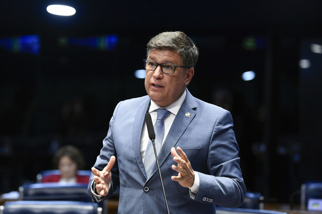 Carlos Viana defende abrir CPMI para investigar invasões em Brasília: ‘Respostas não foram dadas’