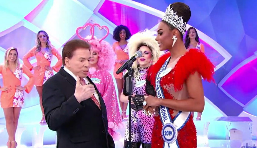 Silvio Santos surpreende ao opinar sobre transexualidade em seu programa; assista