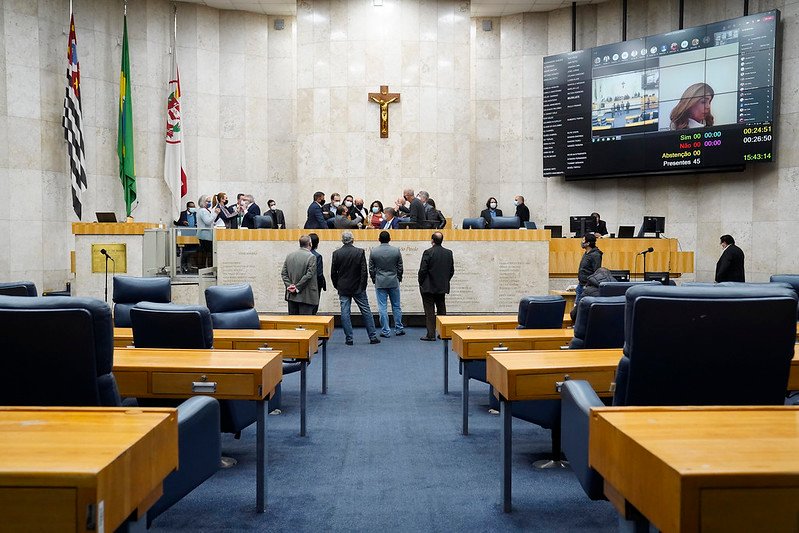 Câmara de SP aprova aumento de salários de cargos comissionados na prefeitura