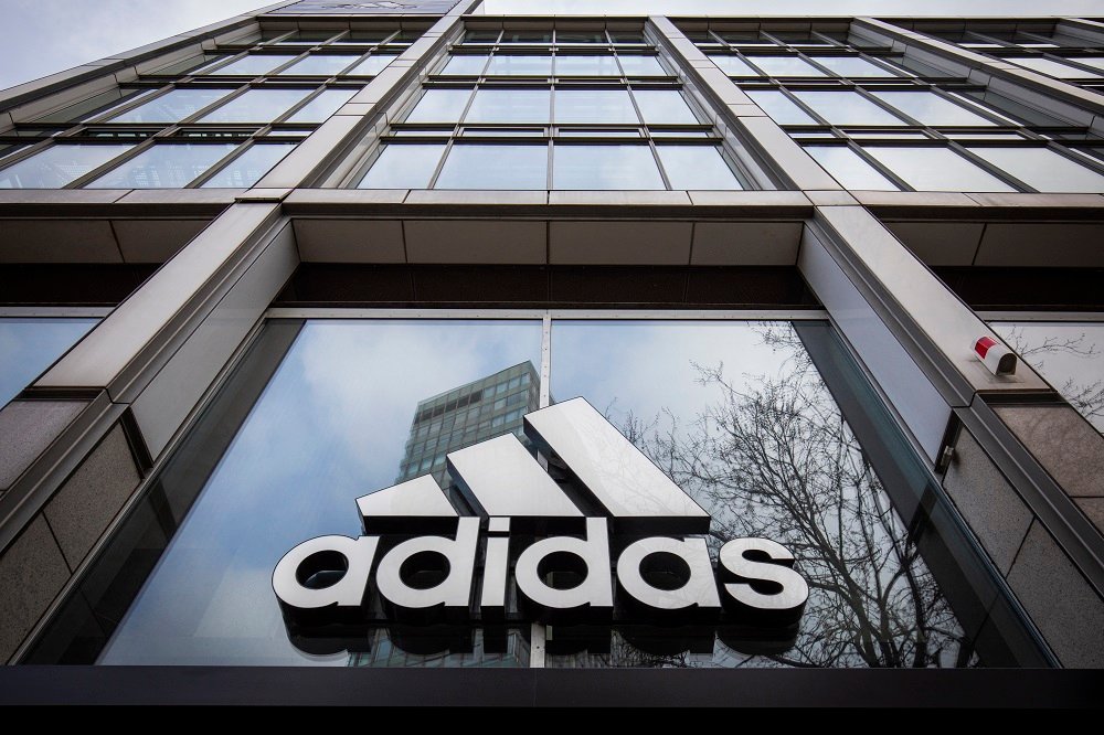Adidas suspende patrocínio à Federação Russa de Futebol