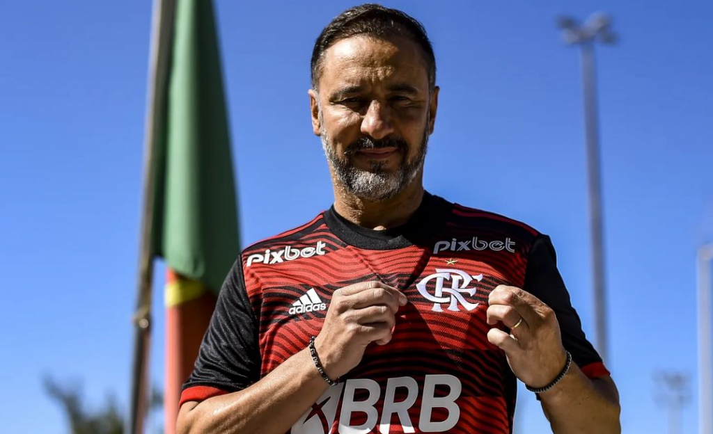 Vitor Pereira se esquiva sobre família e diz que chance de ‘lutar por títulos’ o fez fechar com o Flamengo