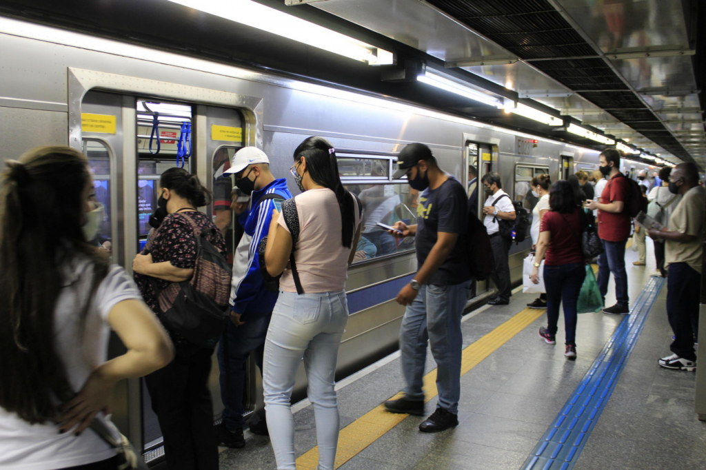 Metroviários de São Paulo adiam greve para a próxima semana