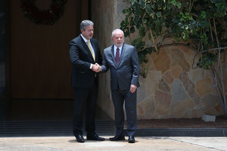 Lula se reúne com Lira no Palácio da Alvorada após semana de crise na articulação política