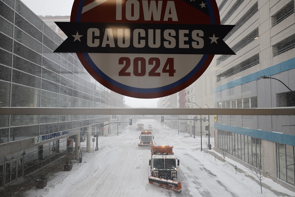 Tempestade de neve nos Estados Unidos deixa dois mortos e faz Trump cancelar agenda eleitoral em Iowa