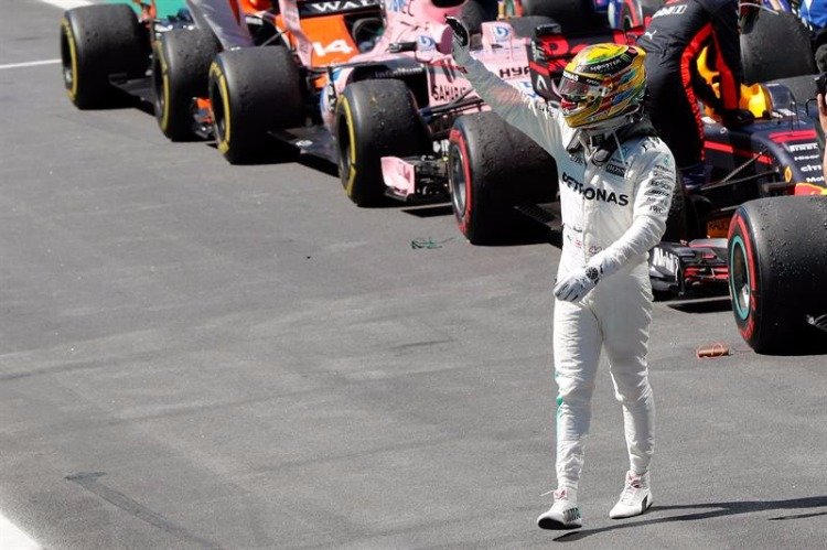 Na véspera do GP do Brasil, Hamilton diz que se sente em casa no país
