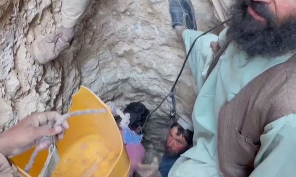 Menino de cinco anos morre no Afeganistão depois de cair em poço