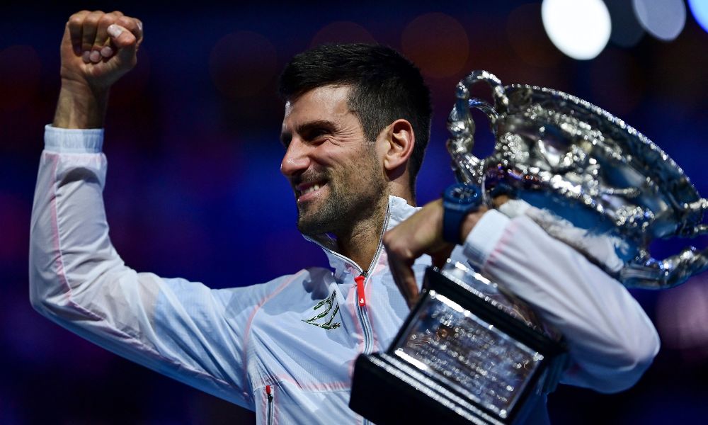 Djokovic vence seu 10º Aberto da Austrália e iguala os 22 Grand Slams de Nadal
