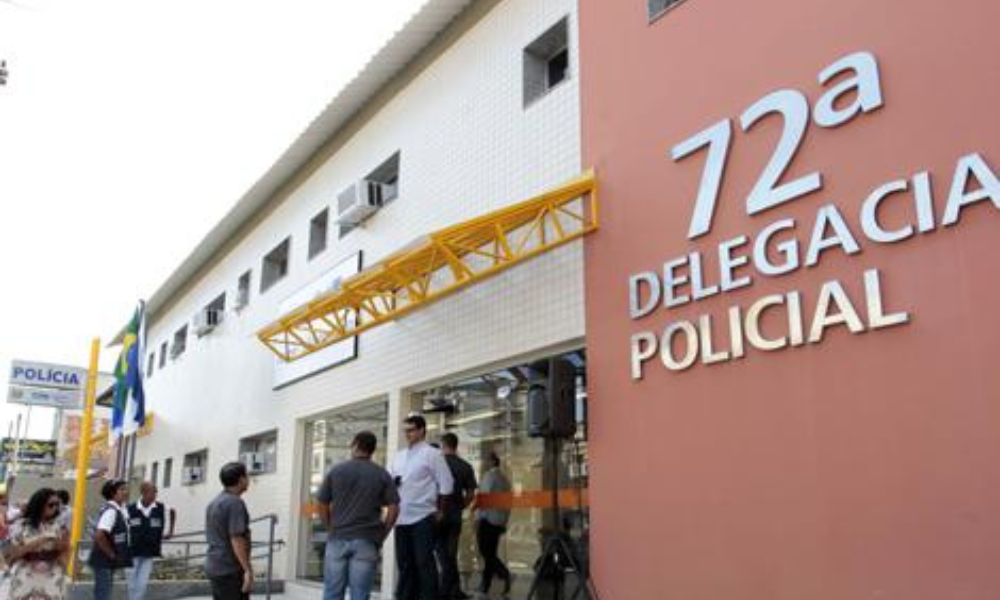 Polícia fecha ‘call center do crime’ e prende 14 pessoas no RJ