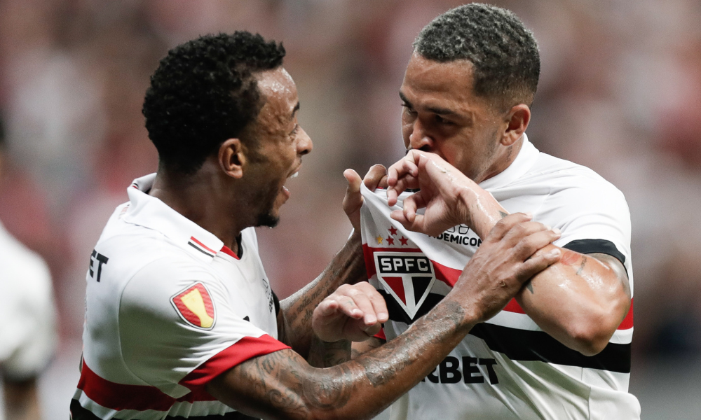 São Paulo bate Inter de Limeira com assistência de James e gol de Ferreira