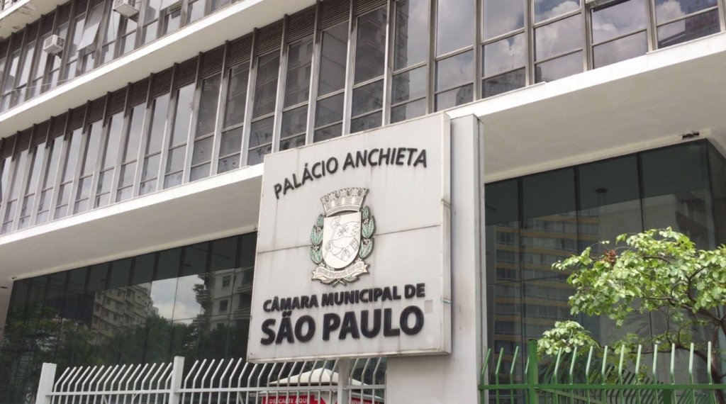 Câmara Municipal de SP prorroga auxílio de R$ 100 por 3 meses