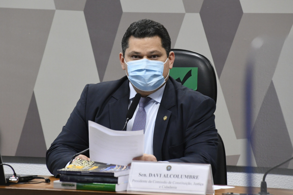 Senado aprova MP que estende empréstimo consignado a beneficiários do Auxílio Brasil