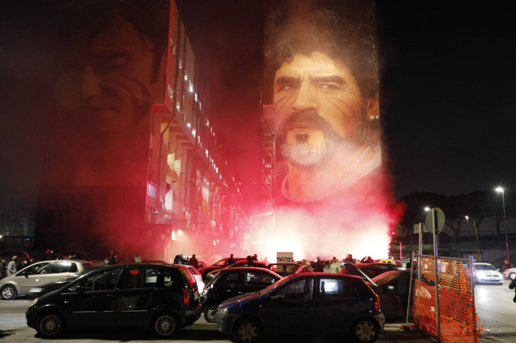 Estádio do Napoli deve demorar até 15 dias para ser batizado de Diego Maradona