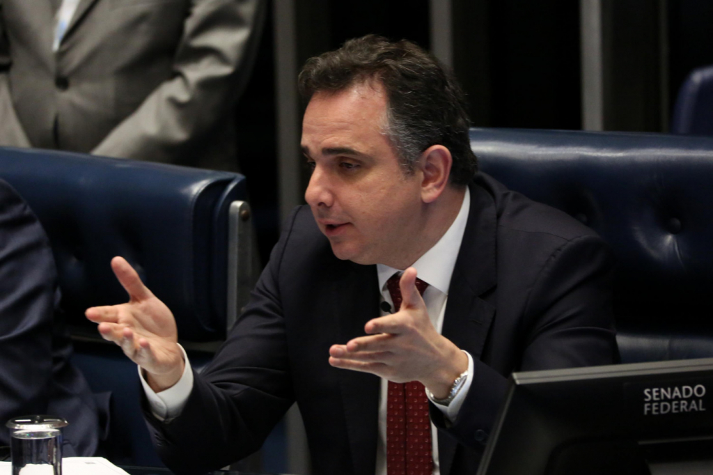 Pacheco defende reforma tributária e marco fiscal para redução de juros