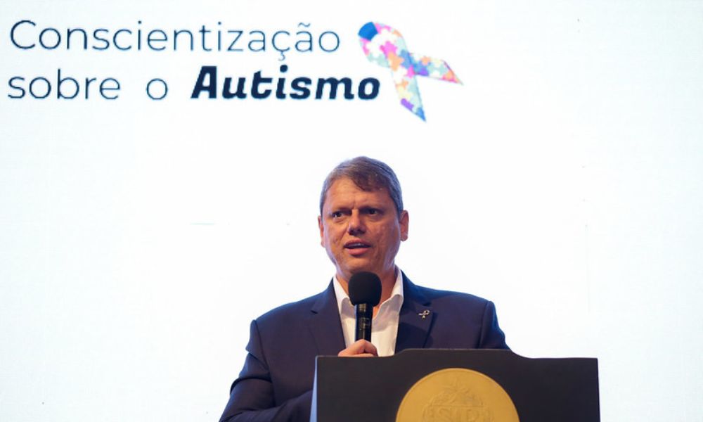 Tarcísio lança ações para pessoas com autismo e sanciona lei que dá validade indeterminada para laudos médicos