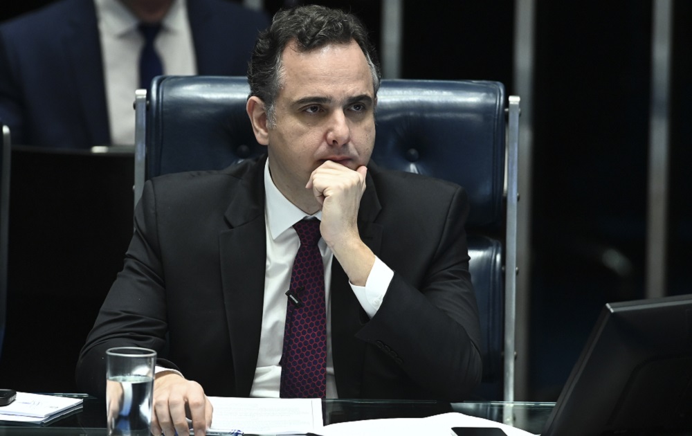 Pacheco manifesta preocupações sobre a questão das armas de fogo e diz que tem restrições 