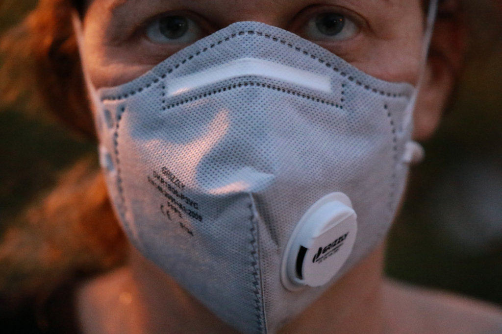 Relatório global sobre direitos humanos denuncia descaso do Brasil e dos EUA com a pandemia