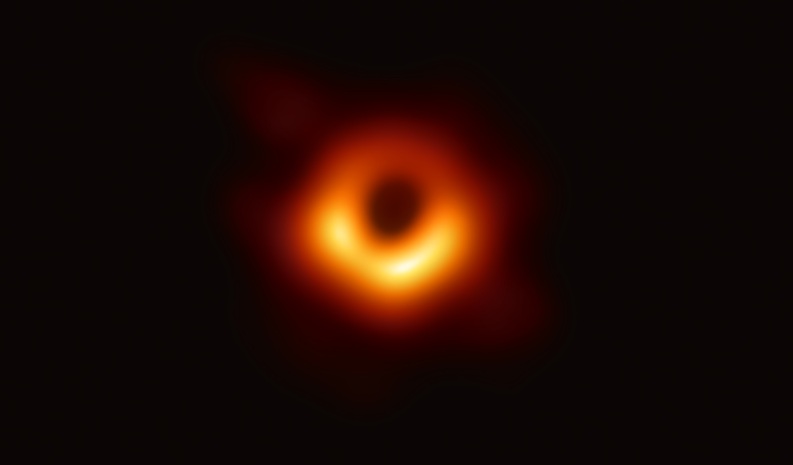 Após primeira imagem, planetário oferece palestra gratuita sobre buraco negro em SP