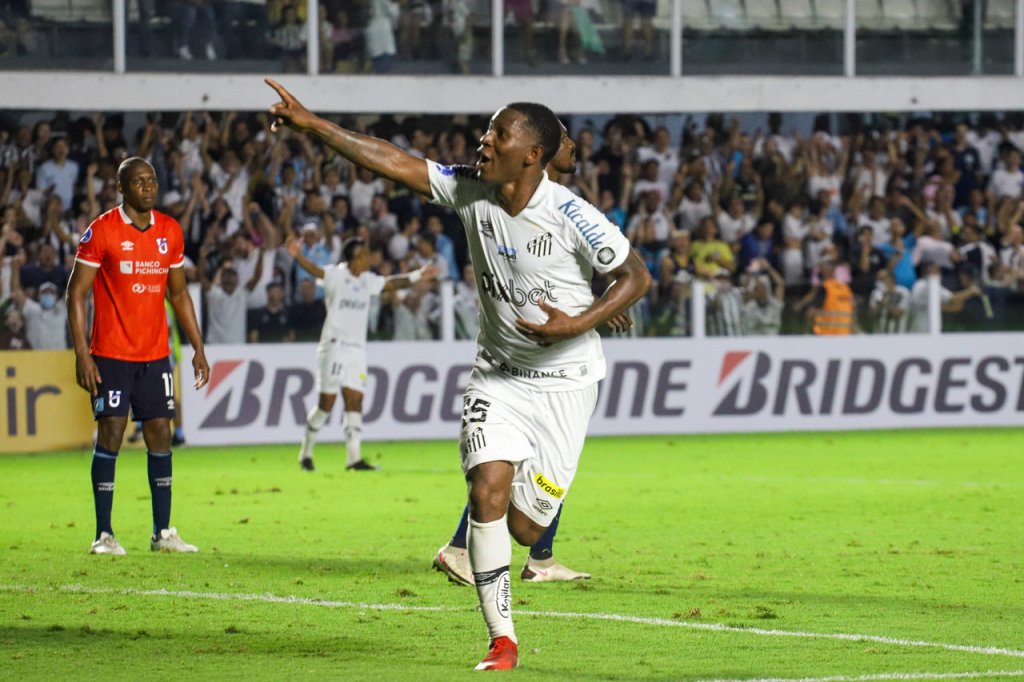 Na Vila Belmiro, Santos vira contra a Universidad Católica na Copa Sul-Americana