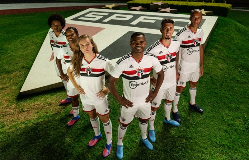 Novo uniforme do São Paulo homenageia os 30 anos da primeira Libertadores; veja 