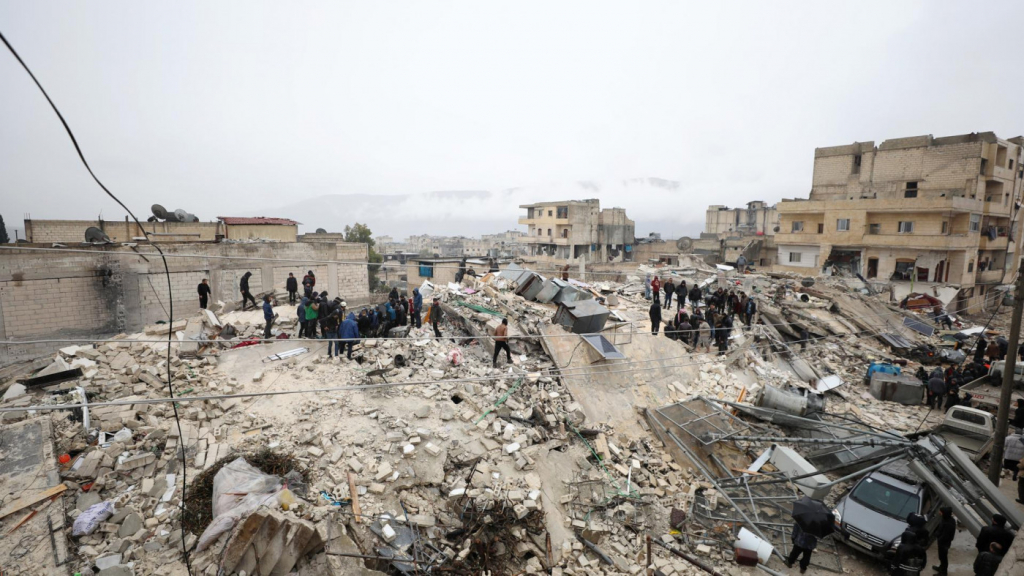 Terremoto na Turquia: Campeão olímpico diz que cerca de 40 lutadores estão soterrados após queda de prédio 