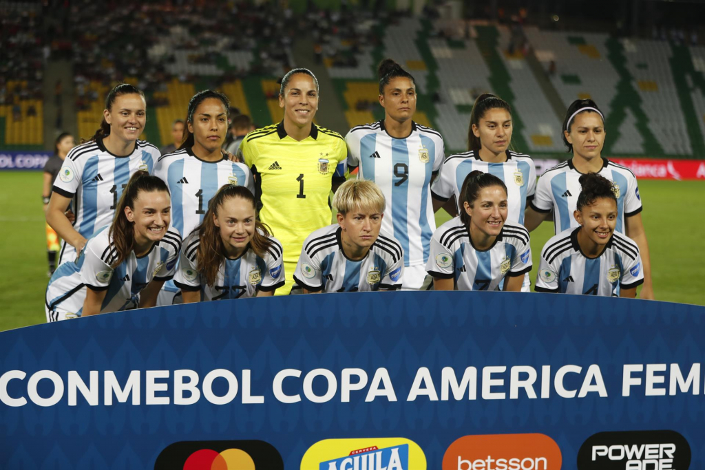 Argentina vira contra o Paraguai e fica com o 3º lugar da Copa América feminina