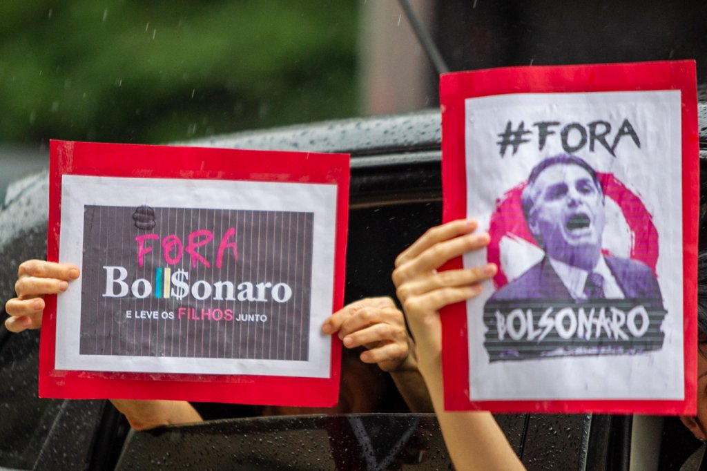Em crise sanitária e financeira, capitais registram protestos pedindo impeachment de Bolsonaro