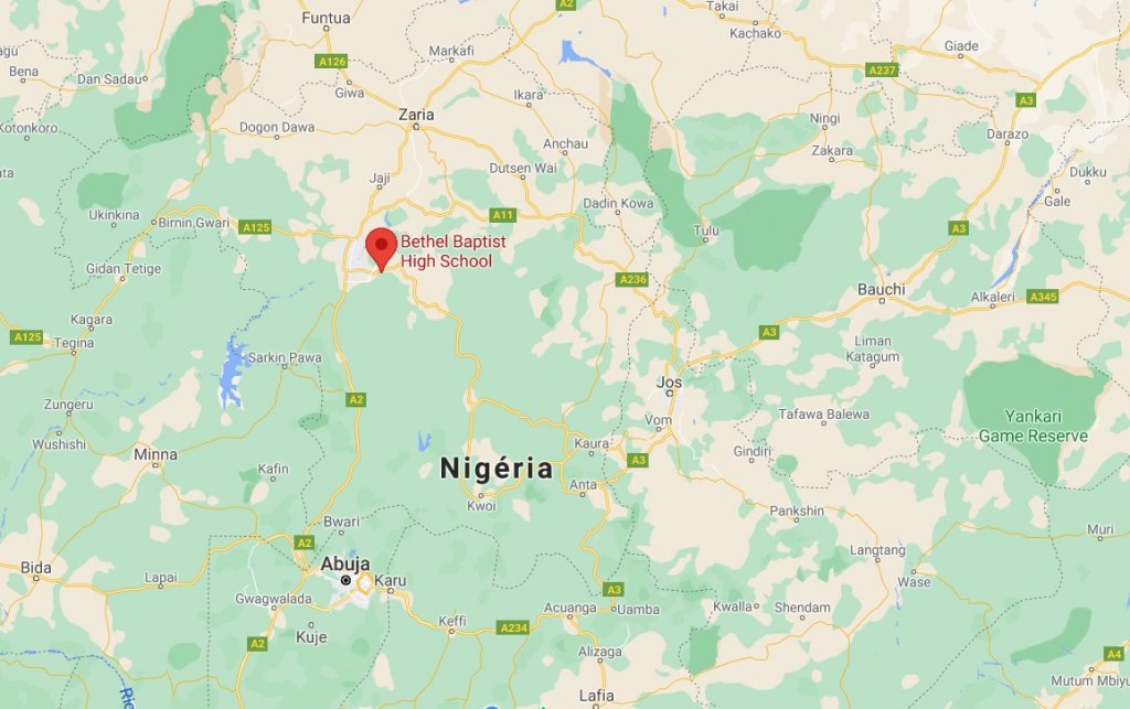 Homens armados sequestram 140 crianças em escola na Nigéria