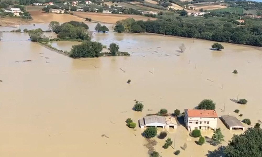Inundações na Itália deixam ao menos 10 pessoas mortas