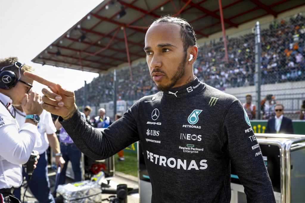 Lewis Hamilton abre o jogo e diz que não vai encerrar carreira na Fórmula 1 em 2023