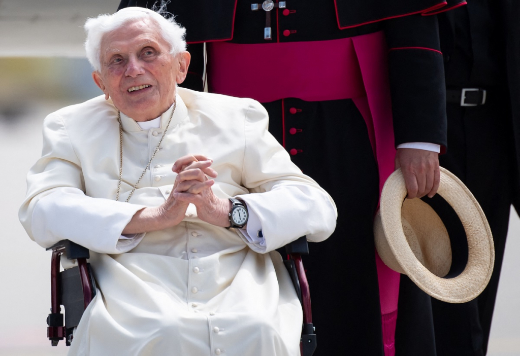 Papa Bento XVI está ‘lúcido’ e estado de saúde se encontra ‘estável’, de acordo com o Vaticano