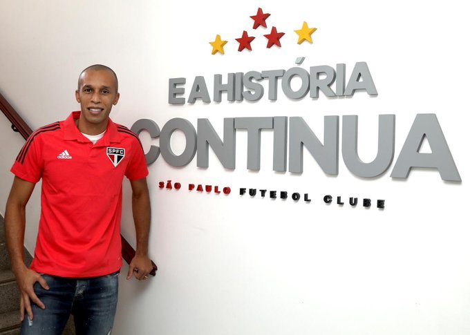 São Paulo oficializa o retorno de Miranda: ‘E a história continua’