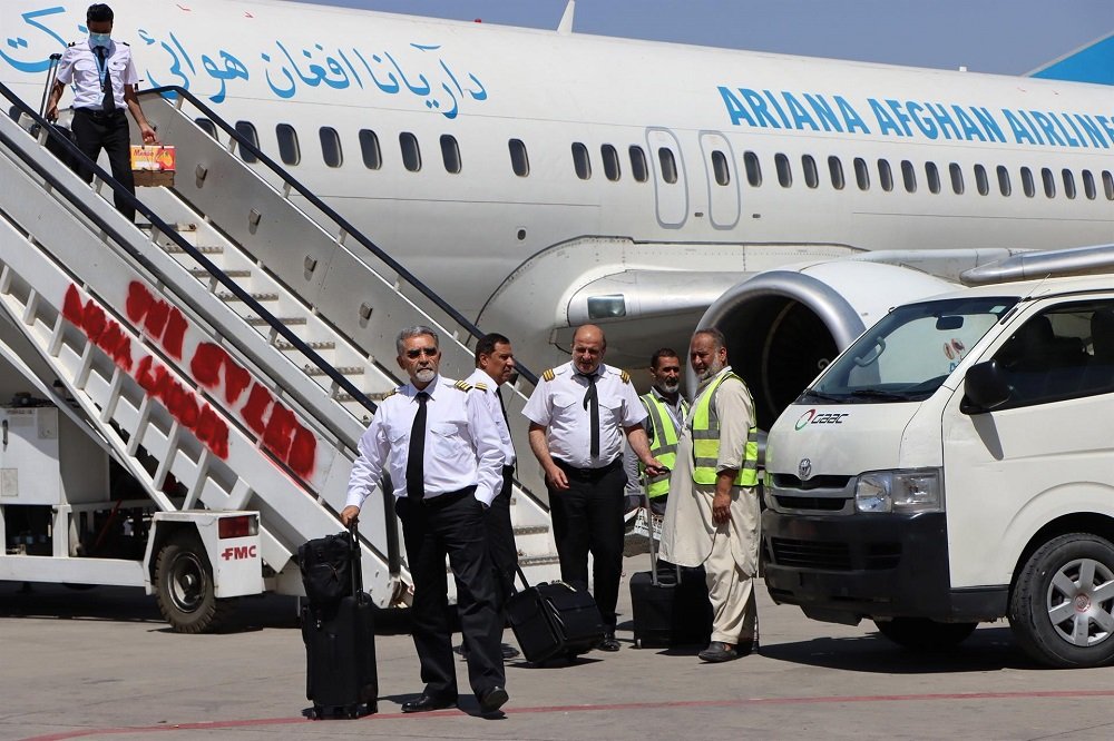 Aeroporto de Cabul é reaberto para voos domésticos