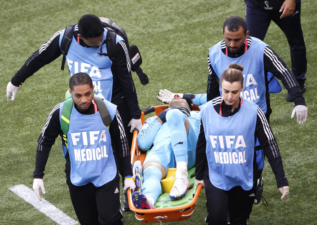Goleiro do Irã tem concussão cerebral confirmada e está fora da Copa do Mundo