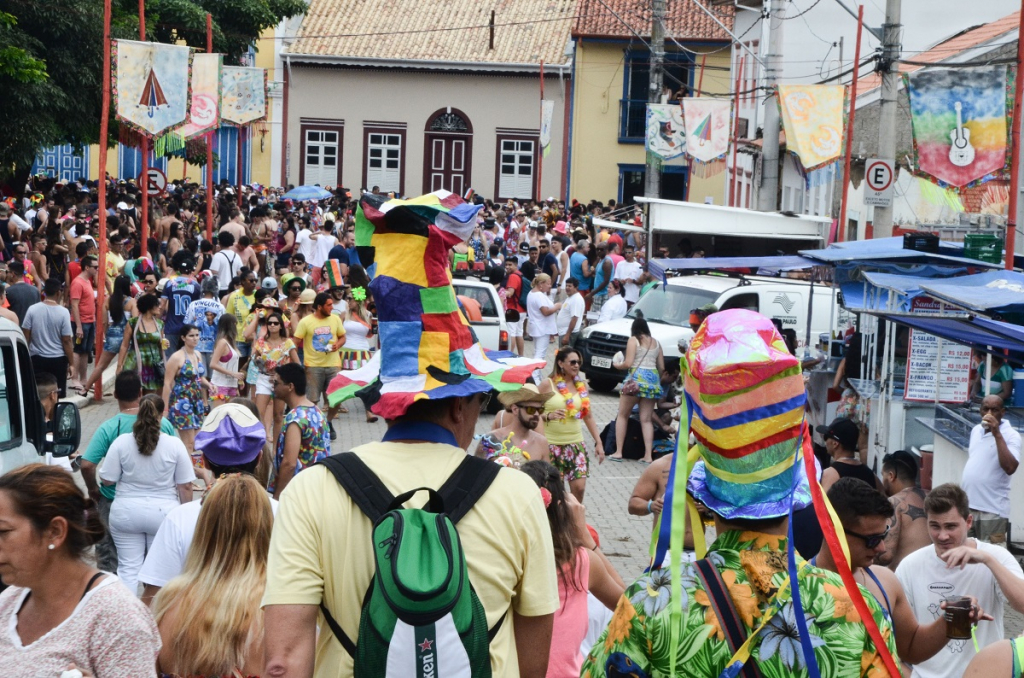 Prefeitura de São Luiz do Paraitinga adia carnaval após chuvas castigarem a cidade