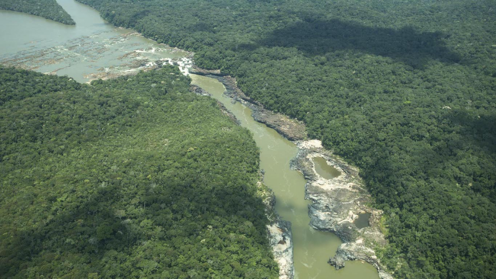 Colômbia pressiona vizinhos para frear extração de combustíveis fósseis na Amazônia