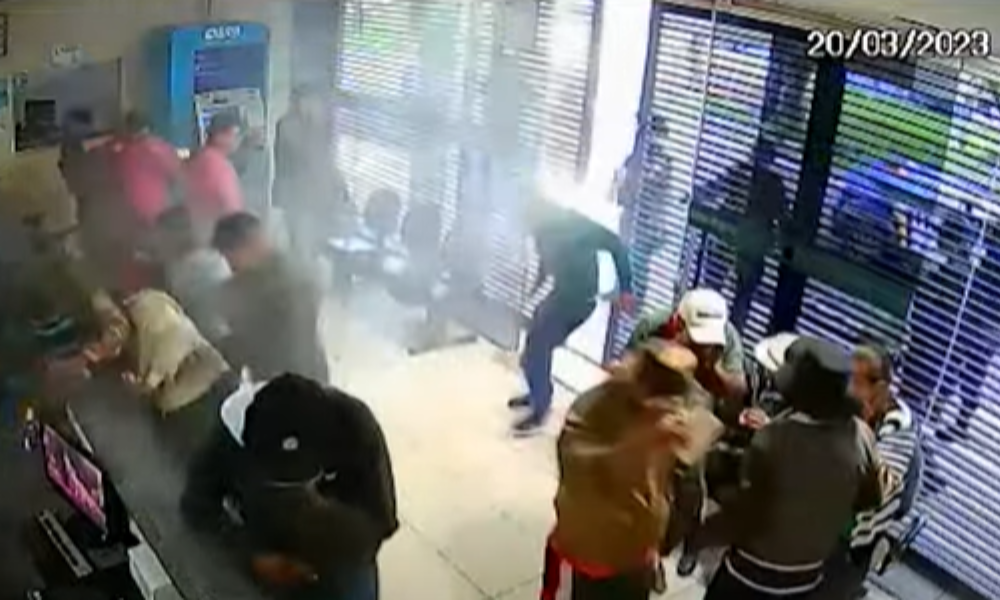 Polícia expulsa supostos invasores do MST de sede administrativa no DF
