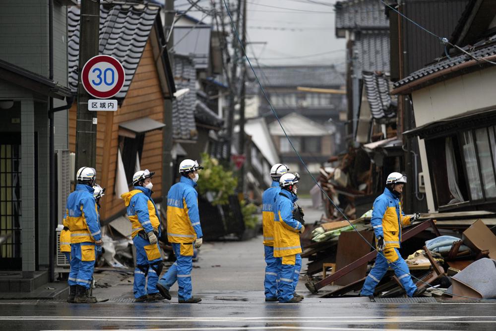 Japão ‘luta contra tempo’ para resgatar sobreviventes após terremoto; mortos chegam a 73