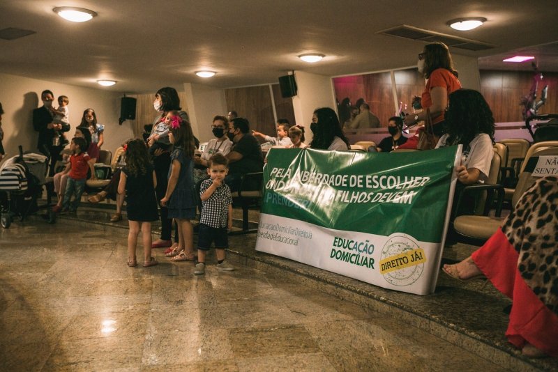 Projeto de lei que permite o ensino domiciliar é aprovado em Santa Catarina