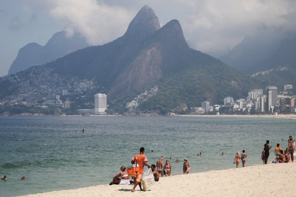 Variante delta já está circulando na cidade, diz secretário de saúde do Rio de Janeiro