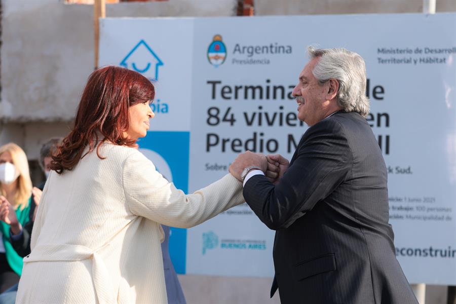 Alberto Fernández demite ministro que criticou Cristina Kirchner