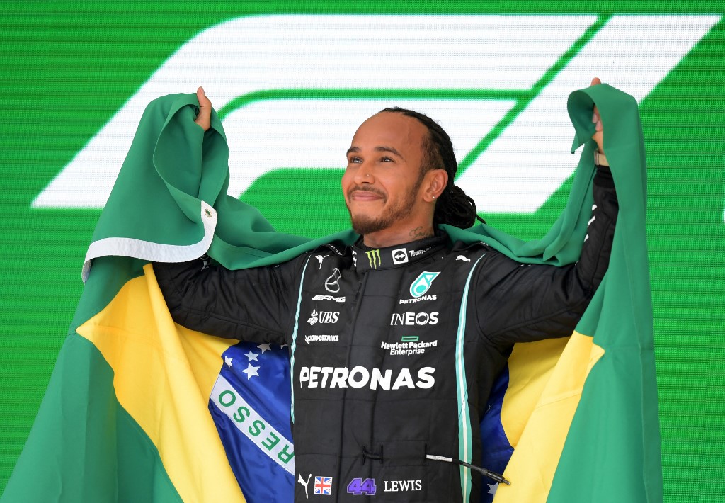 Lewis Hamilton parabeniza Brasil após condenação de Nelson Piquet