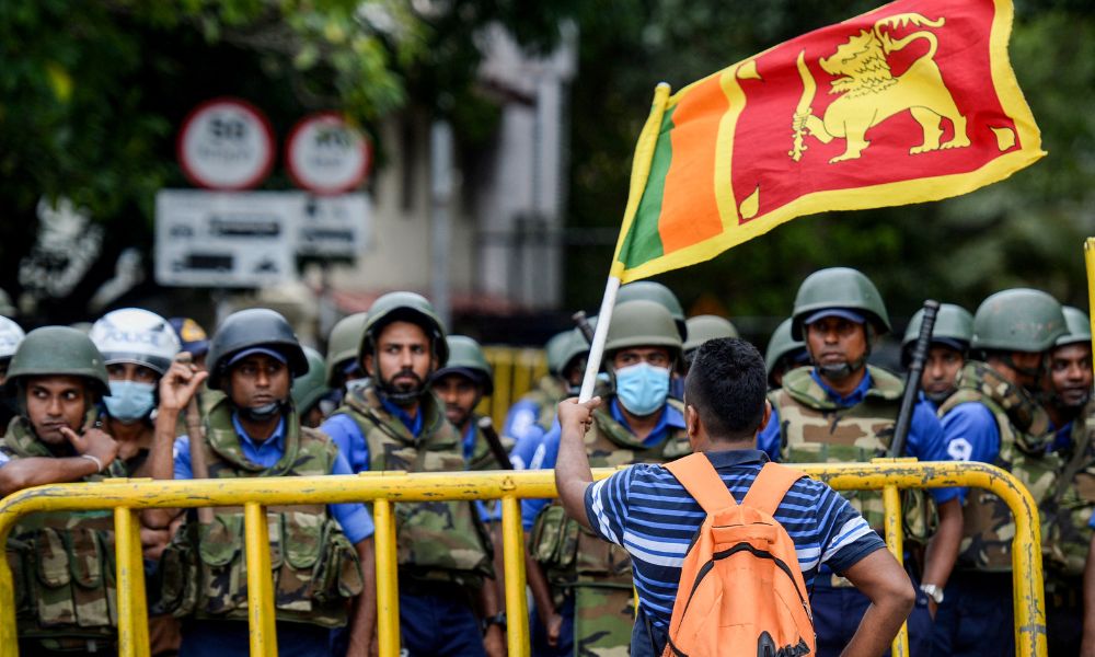 Sri Lanka forma novo governo e usa força policial para dispersar manifestantes