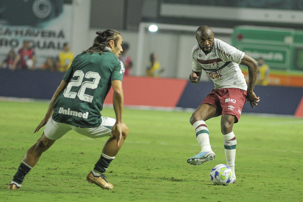 Zagueiro Manoel, do Fluminense, é suspenso pela Conmebol por doping
